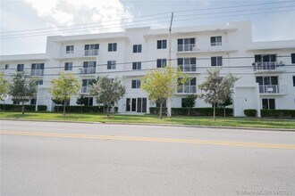 2651 NE 212th Terrace in Miami, FL - Building Photo - Building Photo