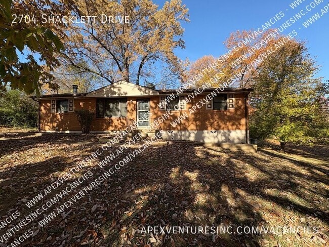 2704 Shacklett Dr