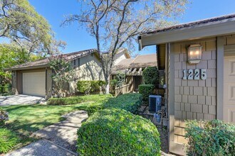 1225 Red Dog Ln in Auburn, CA - Building Photo - Building Photo