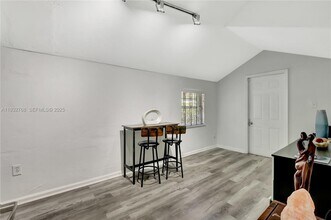 3375 SW 29th Ter in Miami, FL - Building Photo - Building Photo