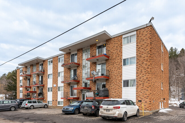 1330 Marie-Victorin Rte in Lévis, QC - Building Photo - Building Photo