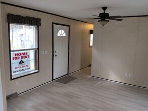 106 Pine Grove Dr in Troy, NY - Building Photo - Building Photo