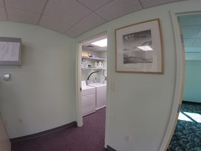 55 US Route 1 Byp, Unit Executive Rental Unit in Kittery, ME - Building Photo - Building Photo