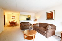 Oversized Living Space - Bryn Mawr Apartments in Pittsburgh, Pennsylvania