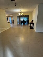 2209 N 41st Ave in Hollywood, FL - Building Photo - Building Photo