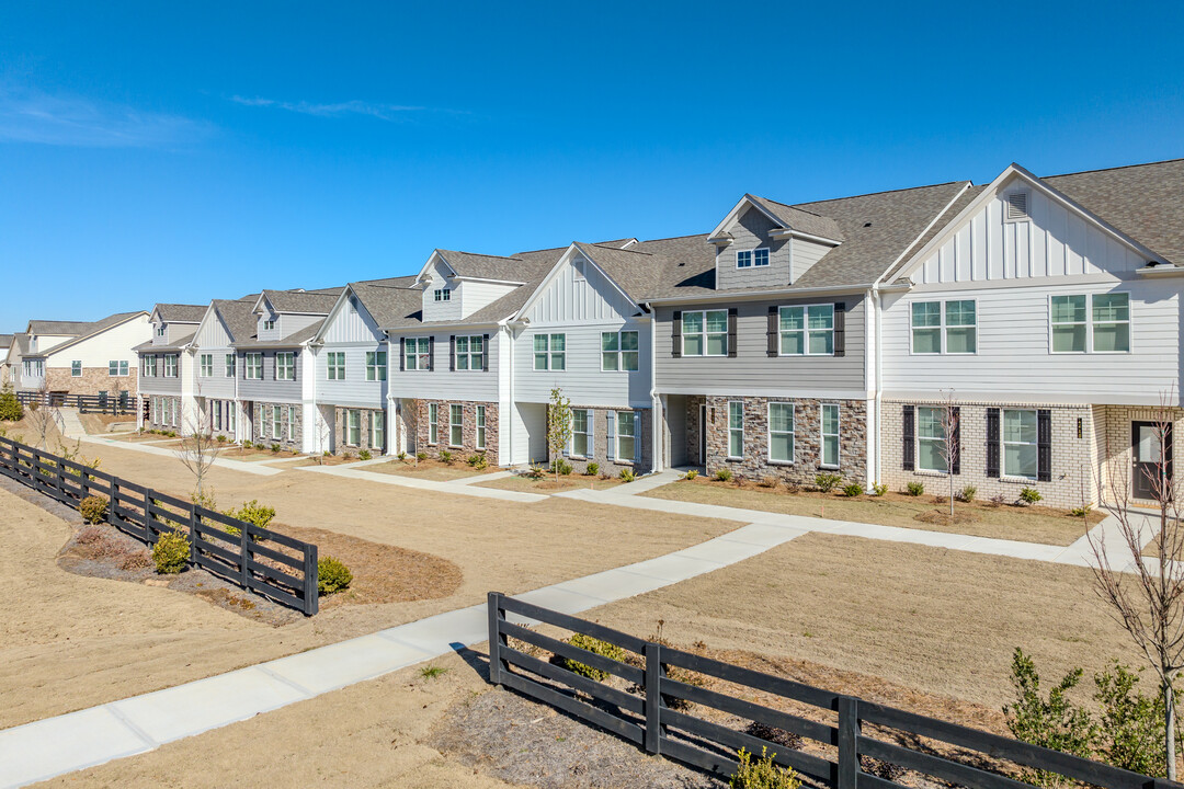 The Collection Pine Log in Conyers, GA - Foto de edificio