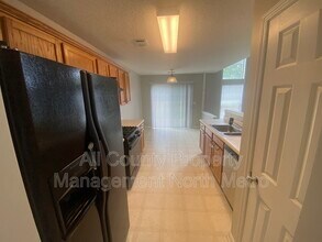 9155 Friarbridge Dr in Suwanee, GA - Building Photo - Building Photo