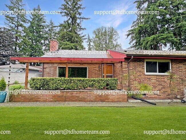 19904 60th Ave NE in Kenmore, WA - Building Photo - Building Photo
