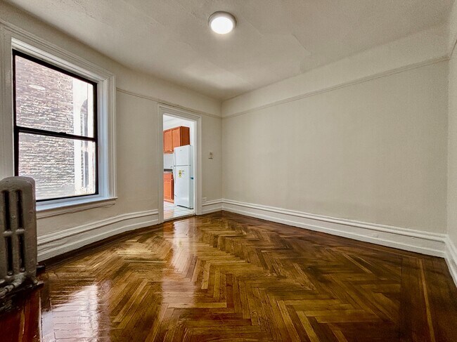 76 Vermilyea Ave in New York, NY - Foto de edificio - Building Photo