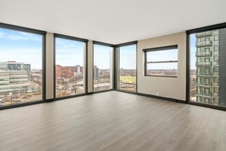 1921 W Harrison St in Chicago, IL - Foto de edificio - Building Photo