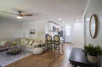 504 Saint John St, Unit 2 in Portland, ME - Foto de edificio - Building Photo