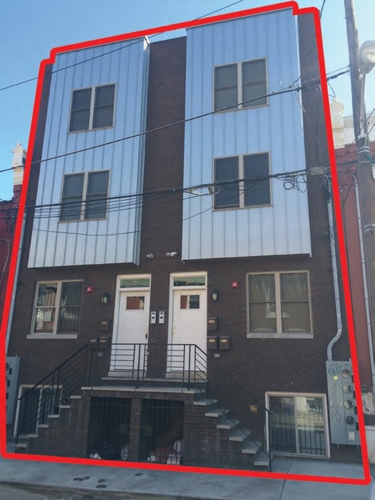 1207 W Susquehanna Ave in Philadelphia, PA - Building Photo