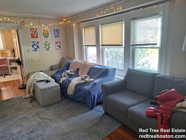 289 Foster St, Unit 1