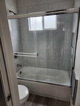 5242 Cahuenga Blvd in Los Angeles, CA - Building Photo - Building Photo