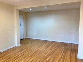 47-27 Little Neck Pkwy-Unit -6C in Queens, NY - Building Photo - Building Photo