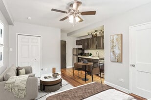 The Oliver on LaSalle in Chicago, IL - Building Photo