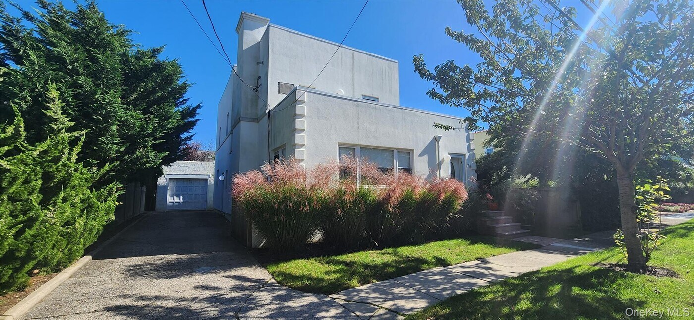 74 Ulster Ave in Atlantic Beach, NY - Building Photo