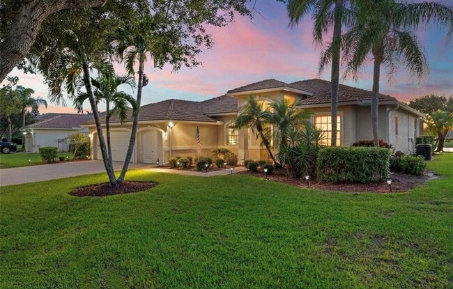 726 Grand Rapids Blvd in Naples, FL - Building Photo - Building Photo