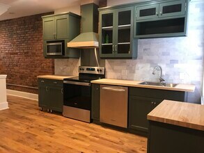 208 Dakota Ave, Unit 208 in Columbus, OH - Building Photo - Building Photo