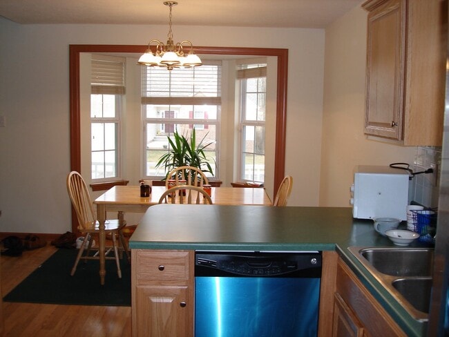 201 Mountain Breeze Dr in Blacksburg, VA - Foto de edificio - Building Photo