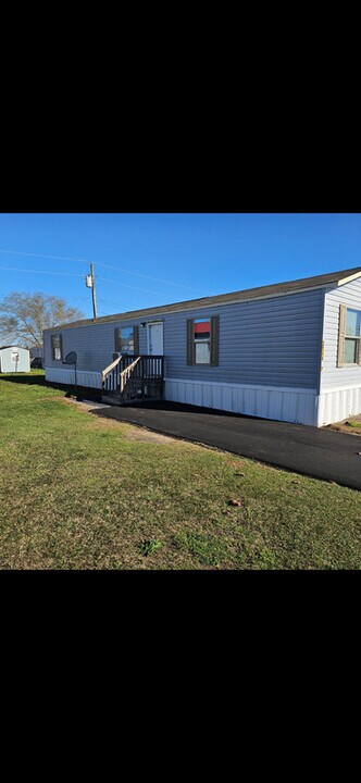 2549 Lowe Rd in Lumberton, NC - Building Photo