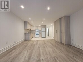 18 Coxwell Ave in Toronto, ON - Building Photo - Building Photo