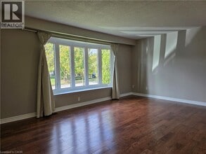 3256 Centennial Dr in Burlington, ON - Building Photo - Building Photo