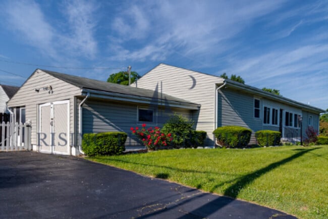 2500 Marimont Dr in Dayton, OH - Building Photo - Building Photo