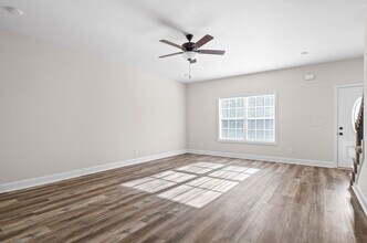 445 Oak St in Clarksville, TN - Building Photo - Building Photo