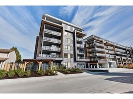 7738-119A 119A St in Delta, BC - Building Photo