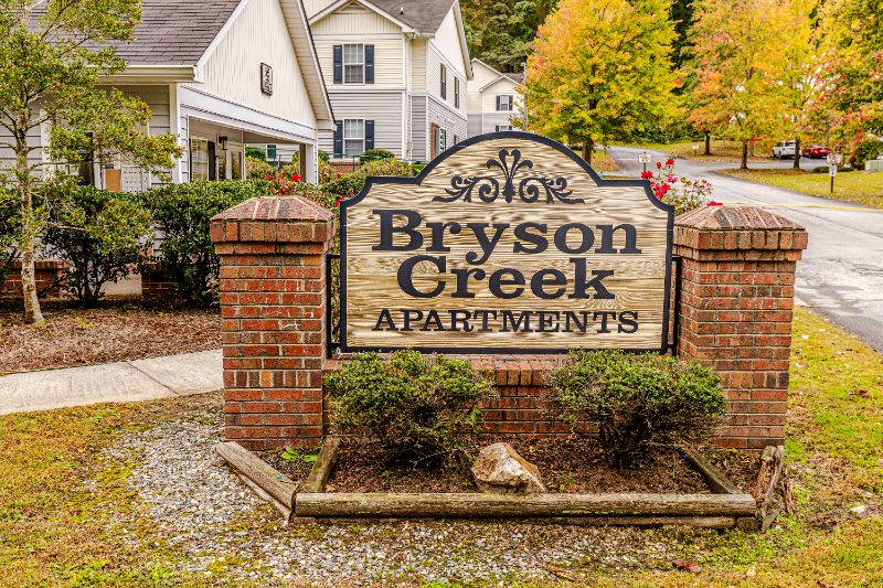 585 Franklin Grove Church Rd in Bryson City, NC - Building Photo