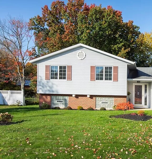 9030 Reed Rd in North Ridgeville, OH - Building Photo