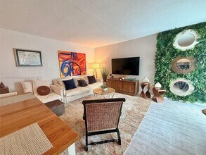 224 Meridian Ave in Miami Beach, FL - Building Photo - Building Photo