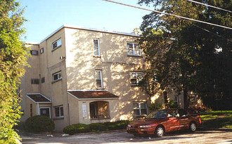 929 E Pleasant St Apartments