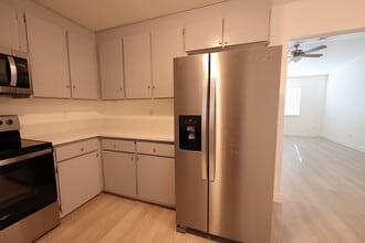 761 Almond St in Yuba City, CA - Building Photo - Building Photo