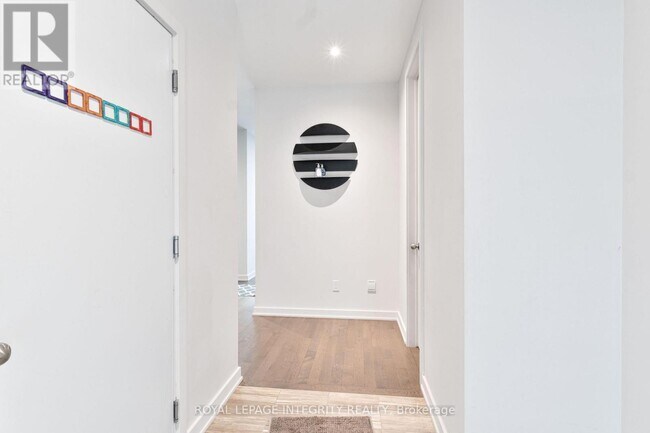 532 Tenor Rdg in Ottawa, ON - Building Photo - Building Photo