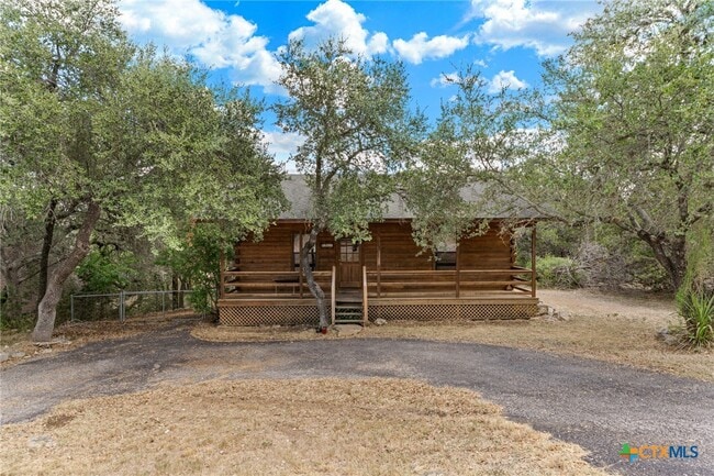 property at 1466 Bonnyview Dr