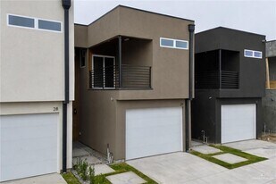 13 N 23rd St in McAllen, TX - Building Photo