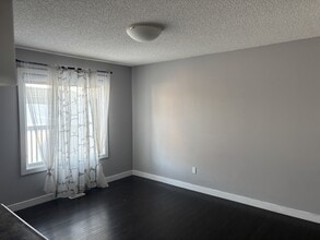 153-151 51 Street Southwest in Edmonton, AB - Building Photo - Building Photo