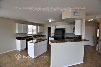 10307 W Denton Ln in Glendale, AZ - Building Photo - Building Photo