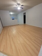 904 SW Green World St in Bentonville, AR - Foto de edificio - Building Photo