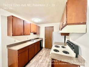 Parkway Apartments in Seattle, WA - Building Photo - Building Photo