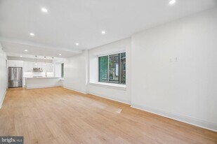 135 S 19th St in Philadelphia, PA - Building Photo