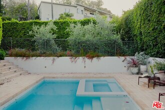 4774 College View Ave in Los Angeles, CA - Building Photo - Building Photo