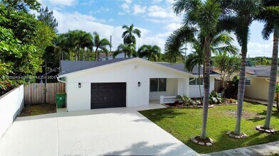 4500 SW 42nd Terrace in Fort Lauderdale, FL - Building Photo - Building Photo