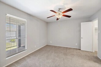 10101 Forum Park Dr in Houston, TX - Building Photo - Building Photo