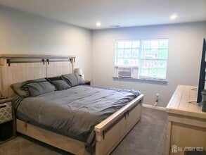 45 Old Millstone Dr in East Windsor, NJ - Building Photo - Building Photo