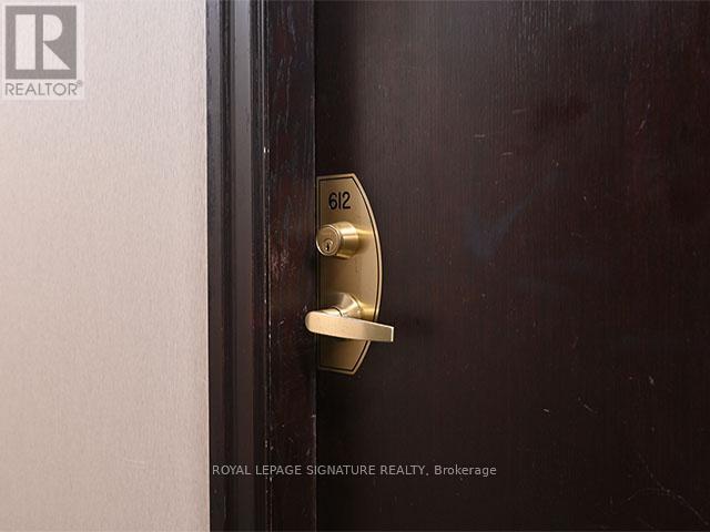 30 Grand Trunk Crescent in Toronto, ON - Building Photo - Building Photo