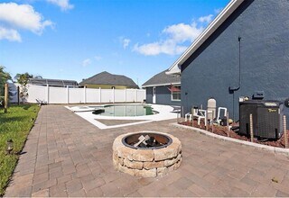 5517 Loma Vista Dr E in Davenport, FL - Building Photo - Building Photo