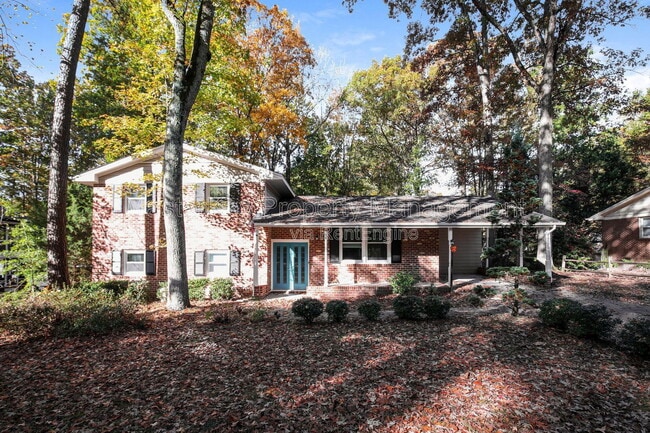 property at 916 Tanglewood Dr